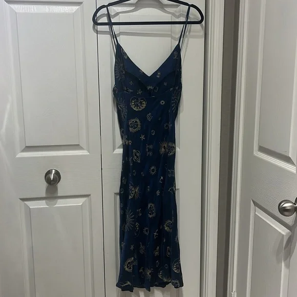 Realisation Par Zodiac 100% Silk Midi Dress - Picture 9 of 9